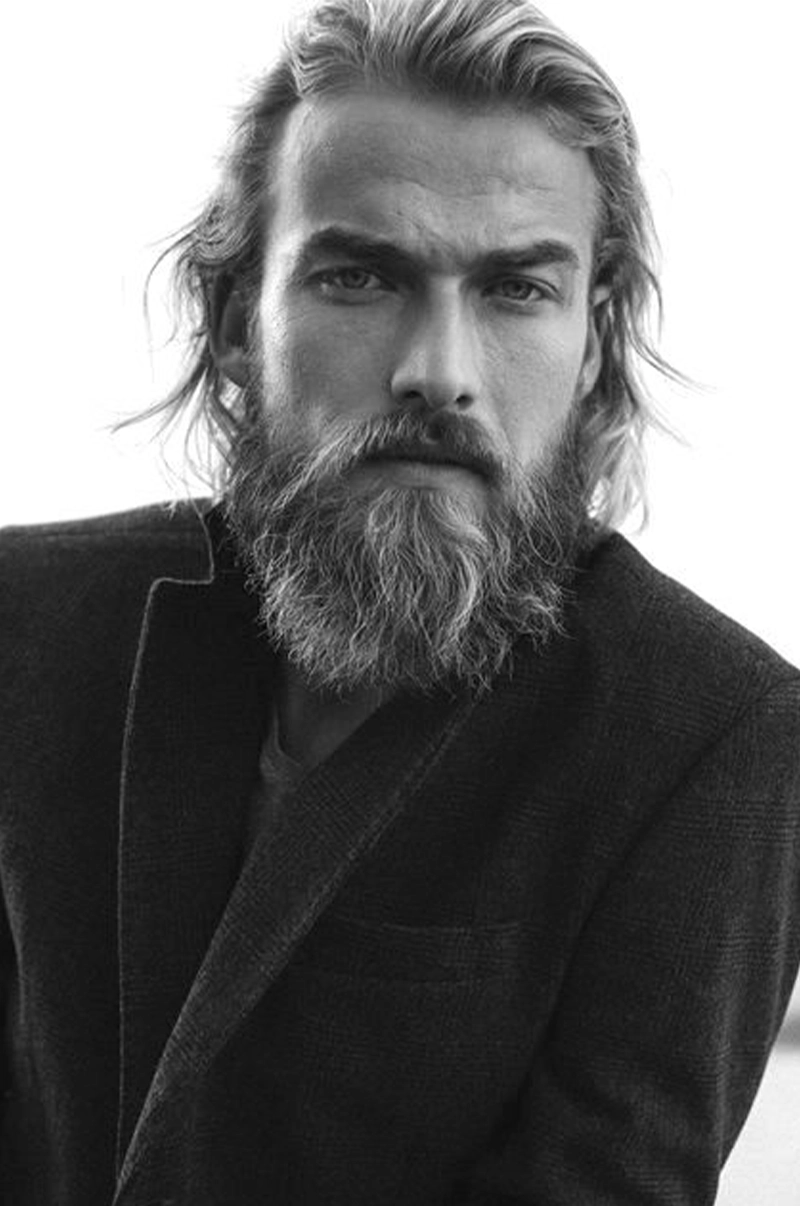 Lukas P.